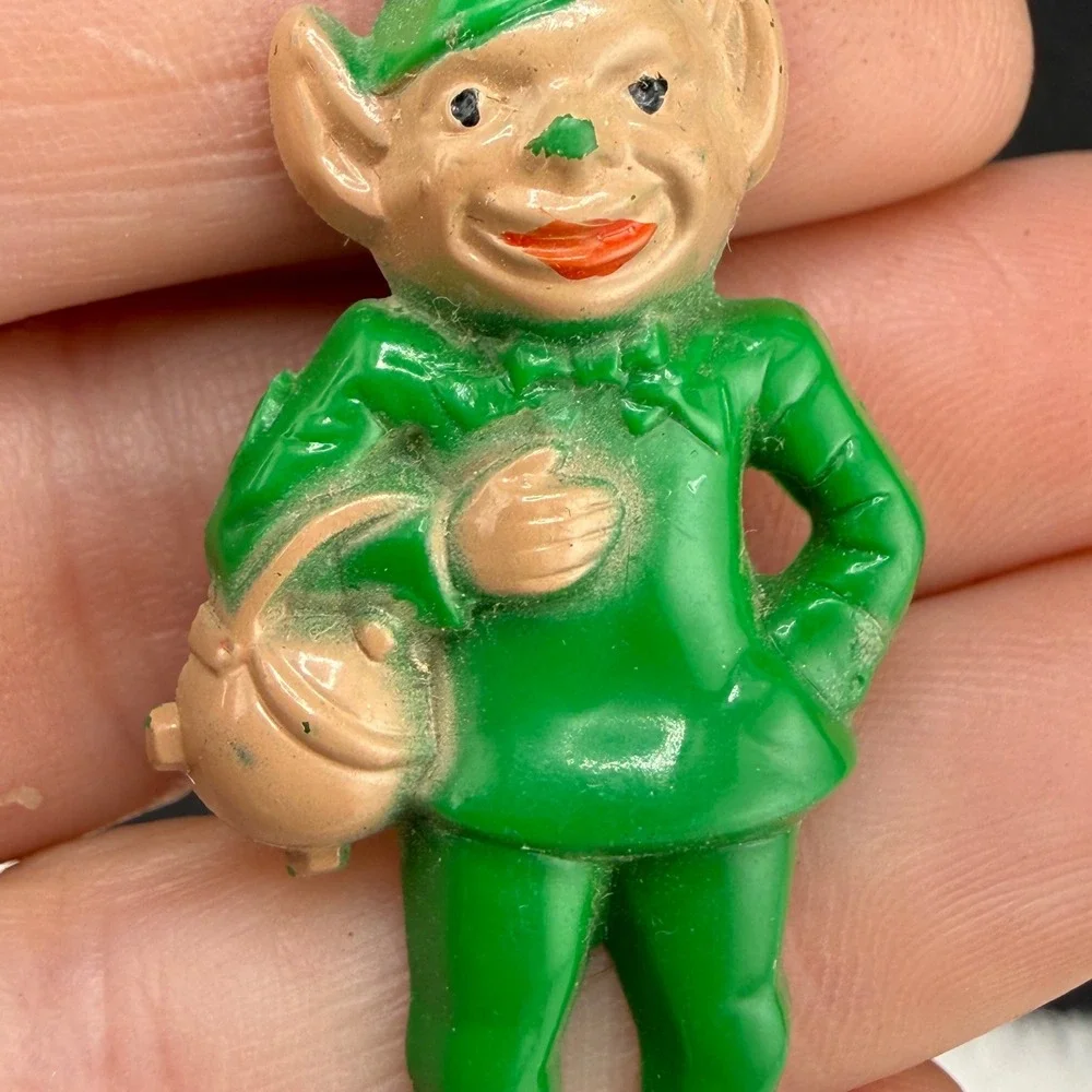 Vintage Leprechaun Pin Elf Green Plastic Pot of Gold St Patricks Day Kitch